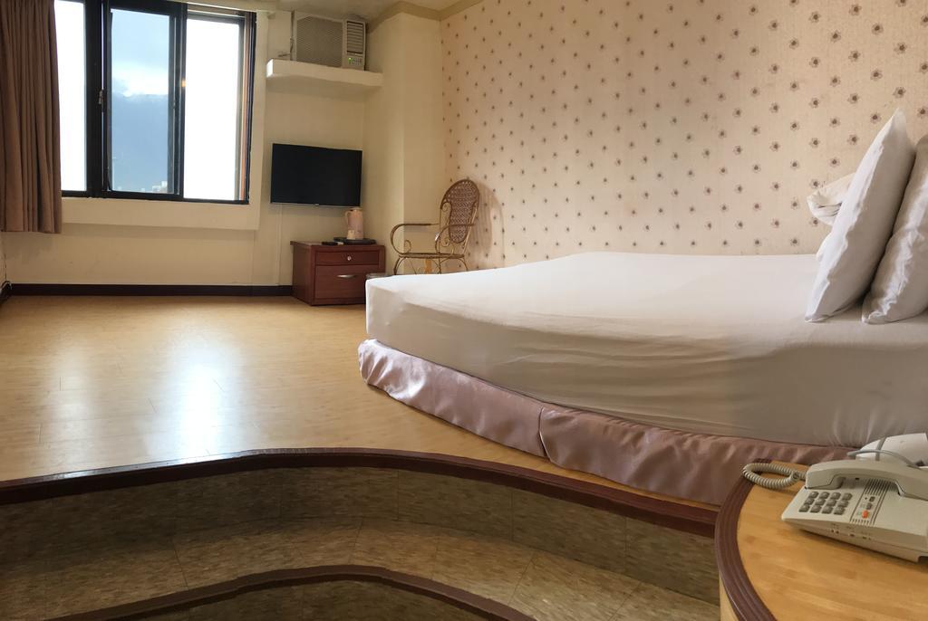 Chantai Hotel Хуалянь Экстерьер фото
