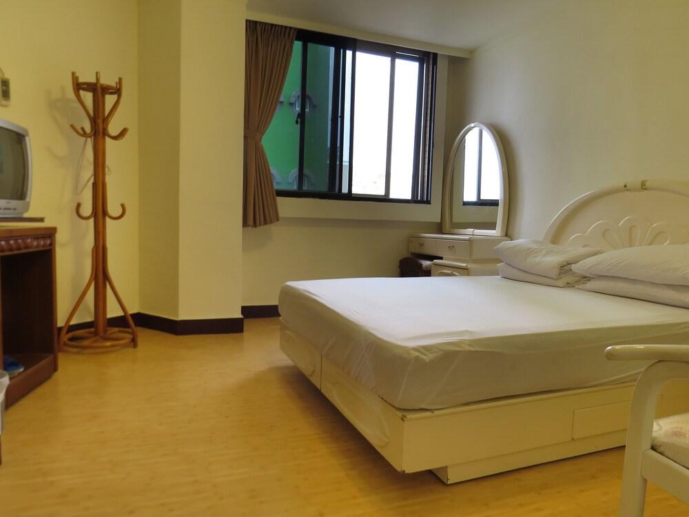 Chantai Hotel Хуалянь Экстерьер фото